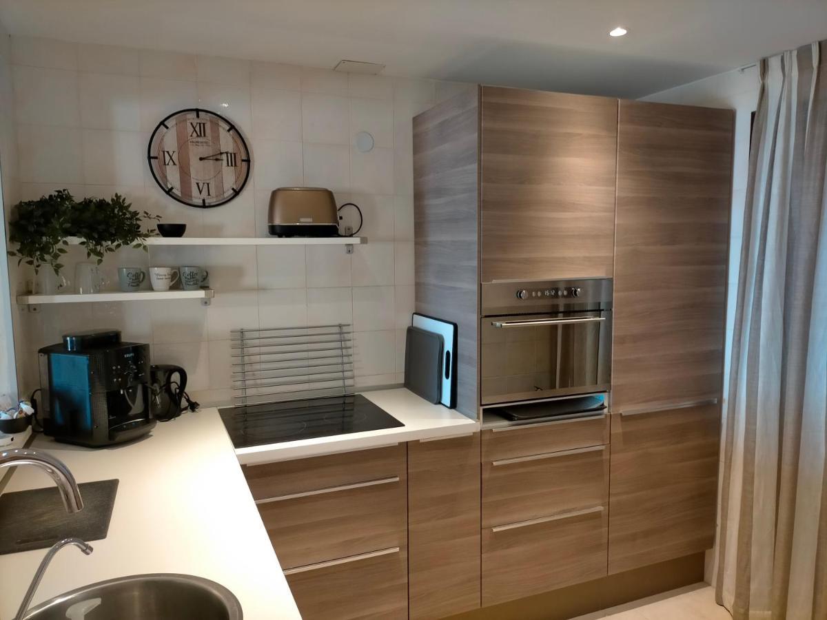 Appartement Met Zeezicht En Vlakbij Het Strand Manilva Kültér fotó