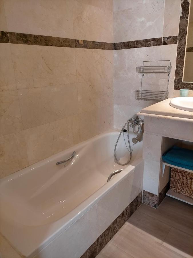 Appartement Met Zeezicht En Vlakbij Het Strand Manilva Kültér fotó